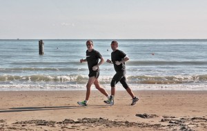 Di-Mundo-Trainer-Running-Beach